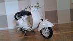 Vespa  schaalmodel puntje gaaf, Fietsen en Brommers, Brommers | Vespa, Ophalen of Verzenden, Zo goed als nieuw