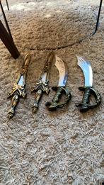 4 zwaarden, Sieraden, Tassen en Uiterlijk, Broches, Ophalen of Verzenden, Gebruikt, 10 cm of meer