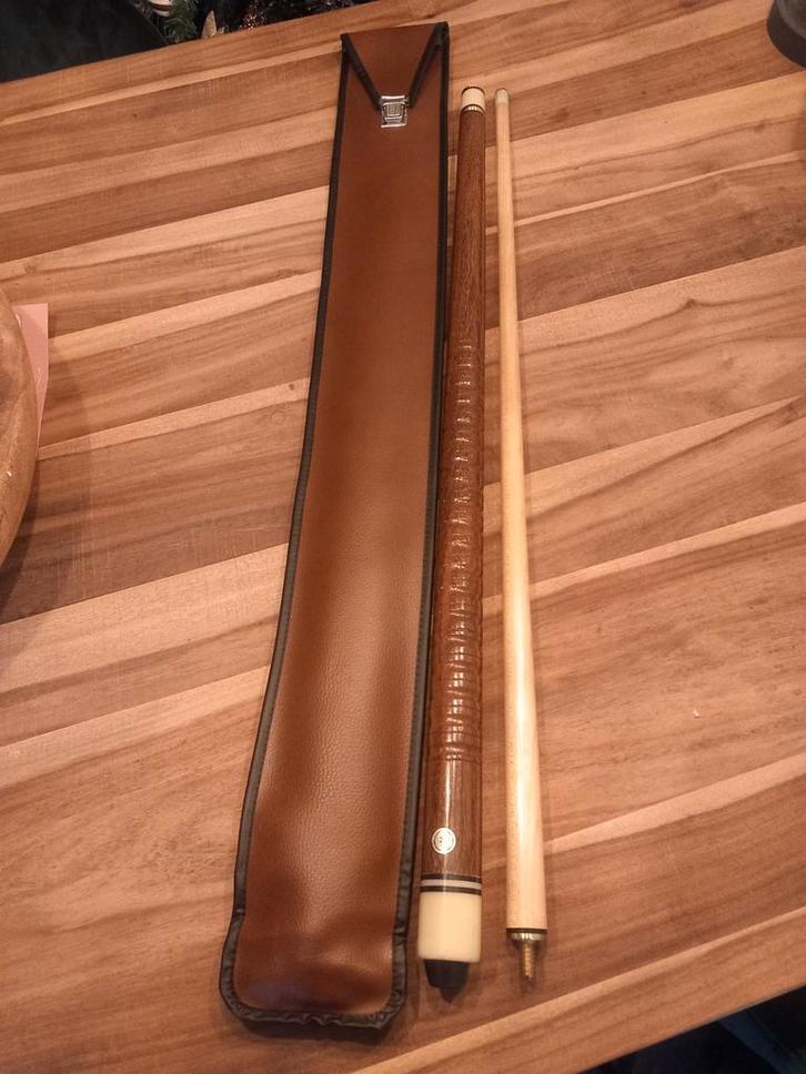 Biljartkeu met hoes, Sport en Fitness, Biljarten en Poolen, Keu of Ballen, Ophalen of Verzenden