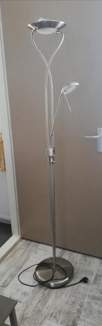 Gratis Staande Lamp, Huis en Inrichting, Ophalen, Gebruikt, Metaal, Modern