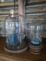 Twee glazen stolpen op houten voet + decoratie stoer sober, Ophalen, Gebruikt