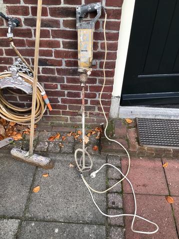 Oude mixer voor specie.stuck enz💪 beschikbaar voor biedingen