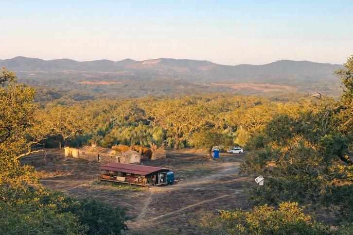 Off-grid wonen | 3,25 ha met bouwrecht | Zuidwest Portugal, Huizen en Kamers, Buitenland, Portugal, Kavel of Perceel, Landelijk