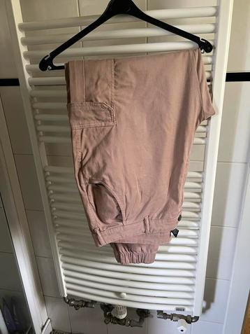 Urban Classics - skate broek - mt 34 - beige/ouderoze beschikbaar voor biedingen