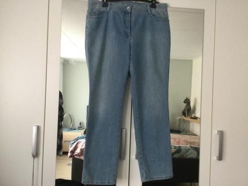 BRAX CAROLA spijkerbroek maat 46, Kleding | Dames, Broeken en Pantalons, Zo goed als nieuw, Maat 46/48 (XL) of groter, Blauw, Lang