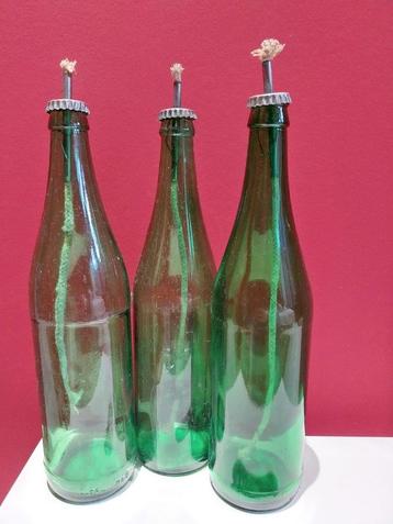 Set van 3 groene olielampen beschikbaar voor biedingen
