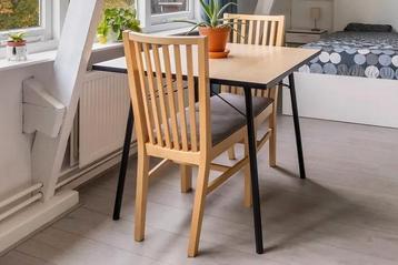 Eettafel vierkant 90x90 beschikbaar voor biedingen