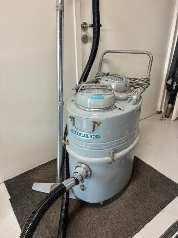 Bedrijfsstofzuiger Nilfisk  GA 82, Witgoed en Apparatuur, Stofzuigers, Gebruikt, Stofzuiger, 1200 tot 1600 watt, Reservoir, Ophalen