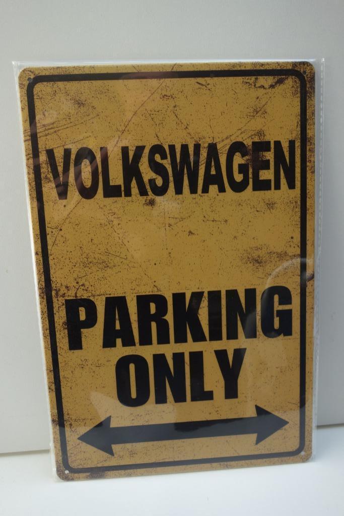 VW VOLKSWAGEN TEKSTBORD PARKING ONLY VOLKSWAGEN, Verzamelen, Automerken, Motoren en Formule 1, Nieuw, Auto's, Ophalen of Verzenden