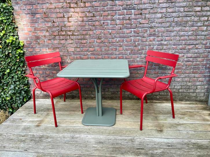 Fermob luxembourg tafel en 2 stoelen, Tuin en Terras, Tuinsets en Loungesets, Zo goed als nieuw, Tuinset, Aluminium, 2 zitplaatsen