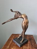 Schitterend Bronzen beeld van een elegante dame, Antiek en Kunst, Ophalen of Verzenden