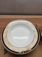 Set van 2 diepe borden Wedgwood Cornucopia, Ophalen of Verzenden, Zo goed als nieuw, Bord(en), Wedgwood