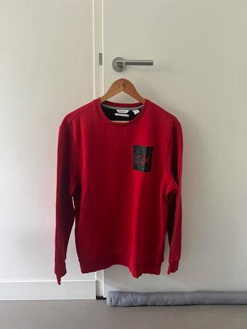 Calvin Klein Red Logo Sweatshirt (L) beschikbaar voor biedingen