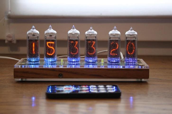 Nixie-buisklok (IN-14) – houten uitvoering met transparante, Verzamelen, Retro, Huis en Inrichting, Ophalen of Verzenden