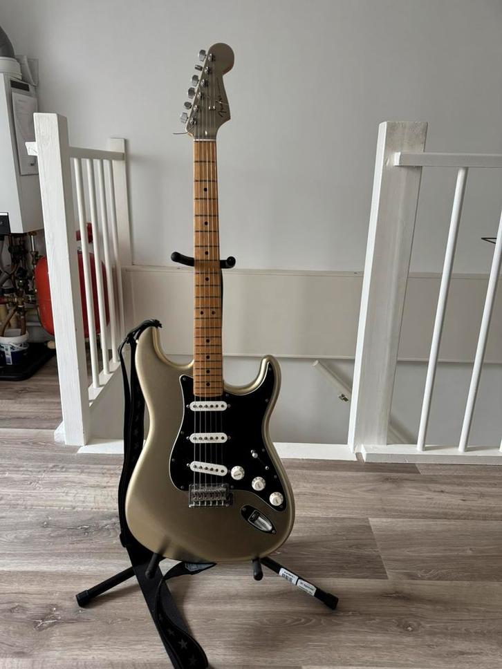 Fender stratocaster 75 anniversary en bassbreaker 15, Muziek en Instrumenten, Snaarinstrumenten | Gitaren | Elektrisch, Zo goed als nieuw