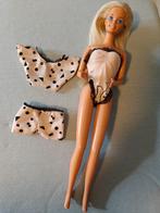Vintage Barbie met fancy frills kleding, Ophalen of Verzenden, Gebruikt, Pop