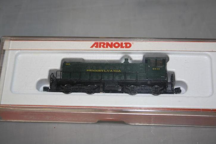 Arnold USA dieselloc met Kadee koppelingen, Hobby en Vrije tijd, Modeltreinen | N-Spoor, Zo goed als nieuw, Locomotief, Gelijkstroom