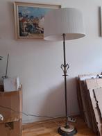 VINTAGE.  wel met modern " Ikea" kap., Ophalen, Zo goed als nieuw