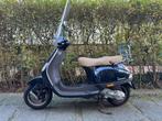 Vespa LX50 Scooter bromfiets + 2 helmen, Fietsen en Brommers, Scooters | Vespa, Ophalen, Gebruikt, Maximaal 45 km/u, 49 cc