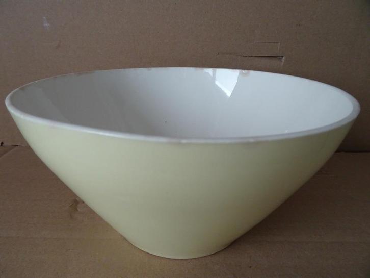 Pastel gele schaal serveerschaal kom Royal Sphinx P. Regout, Antiek en Kunst, Antiek | Servies los, Ophalen of Verzenden