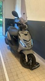 Piaggio Zip Brom Full-Option Als Nieuw! Met alarmsysteem, Fietsen en Brommers, Snorfietsen en Snorscooters, Piaggio, Ophalen of Verzenden