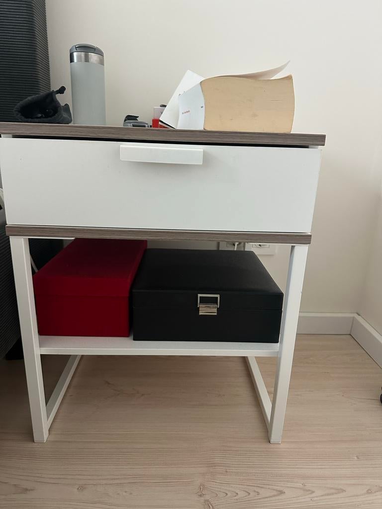 Nachtkastje met lade en open vak, Huis en Inrichting, Slaapkamer | Nachtkastjes, Ophalen, Minder dan 45 cm, 55 tot 70 cm, Zo goed als nieuw