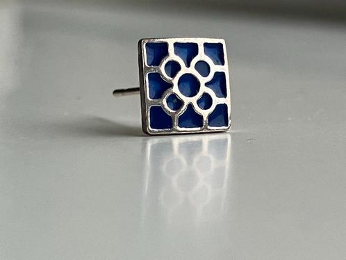 Diepblauwe oorbellen met patroon van 925 zilver, Sieraden, Tassen en Uiterlijk, Oorbellen, Nieuw, Knopjes of Stekers, Zilver, Zilver