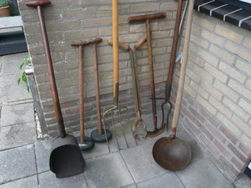 antiek landbouw gereedschap beschikbaar voor biedingen