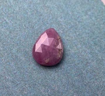 Roze saffier cabochon edelsteen beschikbaar voor biedingen