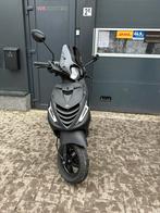 Piaggio Zip SP - Mat Zwart - Full Option -  Smoke Led, Ophalen, Maximaal 45 km/u, Zip, Zo goed als nieuw