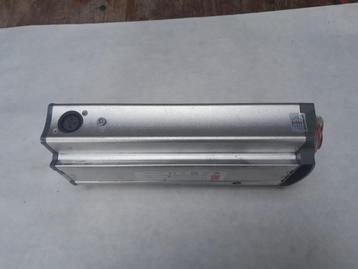 accu bikkel 24v defect beschikbaar voor biedingen