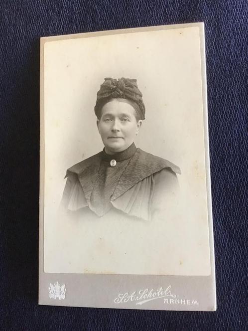 CDV, Dame prachtige haarstrengen, S.A. Schotel, Arnhem, Verzamelen, Foto's en Prenten, Gebruikt, Foto, Voor 1940, Ophalen of Verzenden
