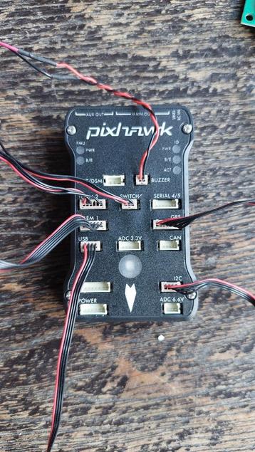 2x 3DR Pixhawk Flightcontrollers, GPS, 433mhz groundstation beschikbaar voor biedingen