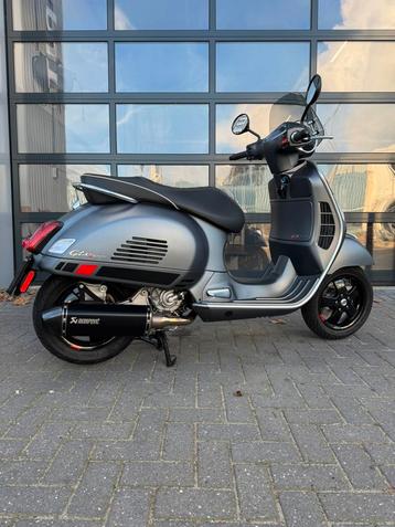 Vespa 300 GTS super sport nieuwstaat! beschikbaar voor biedingen