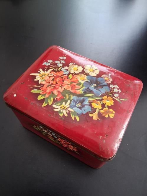 Verkade blikken trommeltje rood met bloemetjes, Verzamelen, Blikken, Gebruikt, Overige, Verkade, Ophalen of Verzenden