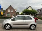 Toyota Yaris 1.3 VVTi Terra NL-AUTO-NAP., Voorwielaandrijving, Stof, Gebruikt, Zwart