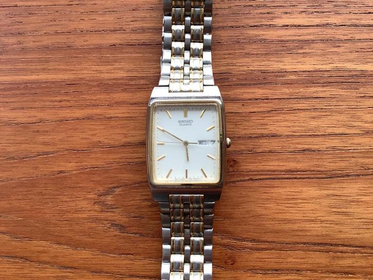 seiko vintage tank horloge 7N33-5A00 day date dag datum, Sieraden, Tassen en Uiterlijk, Horloges | Heren, Gebruikt, Polshorloge