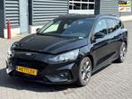 Ford Focus Wagon 1.0 EcoBoost Hybrid ST Line Business, Auto diversen, Schadeauto's, Zwart, Stationwagon, Handgeschakeld, Hybride Elektrisch/Benzine