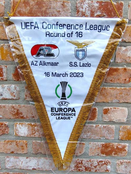 AZ Alkmaar AZ 67 - Lazio Roma 2017 prachtige vaan Europa, Verzamelen, Sportartikelen en Voetbal, Zo goed als nieuw, Vaantje of Sjaal