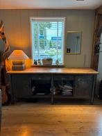 Vintage stalen werkbank dressoir, Huis en Inrichting, Ophalen of Verzenden, Zo goed als nieuw, 25 tot 50 cm, 200 cm of meer