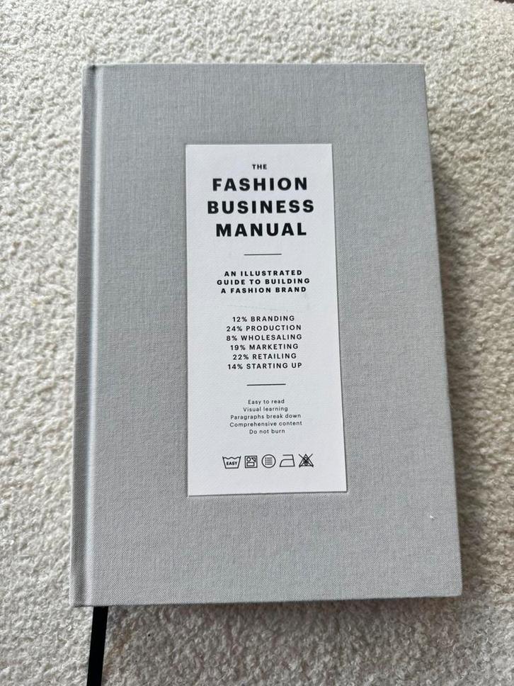 The Fashion Business Manual, Boeken, Mode, Zo goed als nieuw, Ophalen of Verzenden