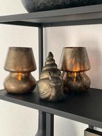 Twee Tafellampjes en een slak, Ophalen