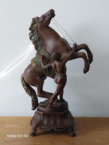 Antieke Frans beeld van paard Cheval de Marly beschikbaar voor biedingen