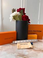 LV bracelet, Wit, Leer, Ophalen of Verzenden, Zo goed als nieuw