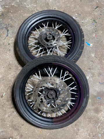 Derbi velgen (12mm as) beschikbaar voor biedingen