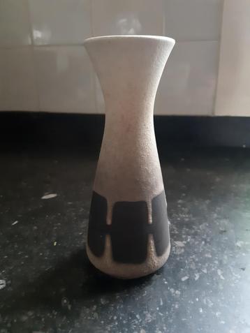 West Germany vaas 102 15 beschikbaar voor biedingen