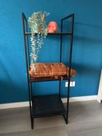Zwarte metalen kast met goudkleurige metallic planken, Huis en Inrichting, Kasten | Kledingkasten, Ophalen, Met plank(en), Minder dan 50 cm