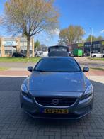 Volvo V40 2.0 D2 120PK 2015 Grijs, Auto's, Origineel Nederlands, Te koop, Zilver of Grijs, 5 stoelen