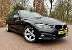 BMW 3-Serie 318i 136pk Aut 2017 Zwart Sportline, Auto's, BMW, Automaat, Zwart, 1465 kg, Zwart