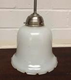 Hanglamp met kelkvormige witglazen kap, Ophalen of Verzenden, Gebruikt, 75 cm of meer